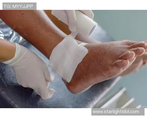 踢足球时脚腕疼痛的原因及有效缓解方法解析